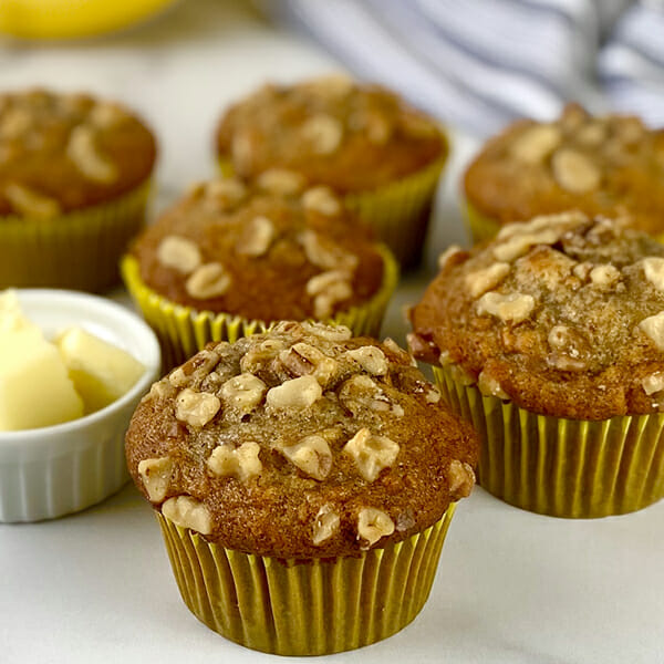 Easy recipe for banana nut muffins