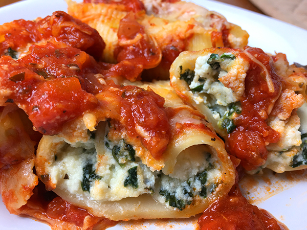 Recipe for classic spinach and ricotta stuffed shells