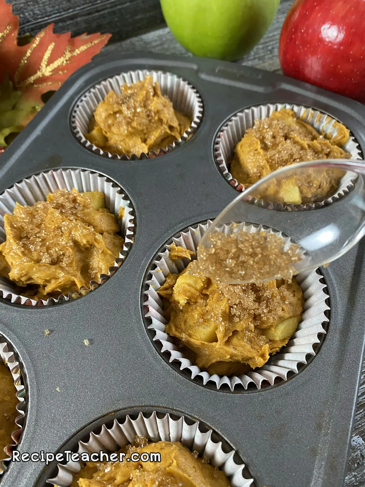 Recipe for pumpkin spice and apple muffins