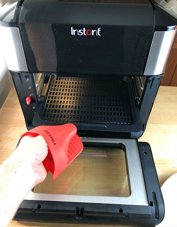 Instant Vortex Plus air fryer for making asparagus recipe