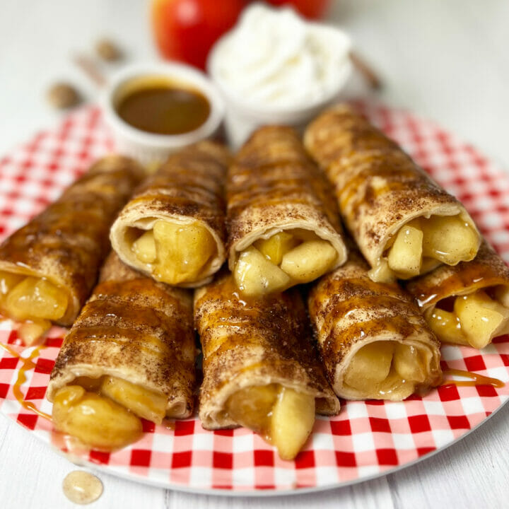 Homemade Apple Pie Roll Ups - RecipeTeacher