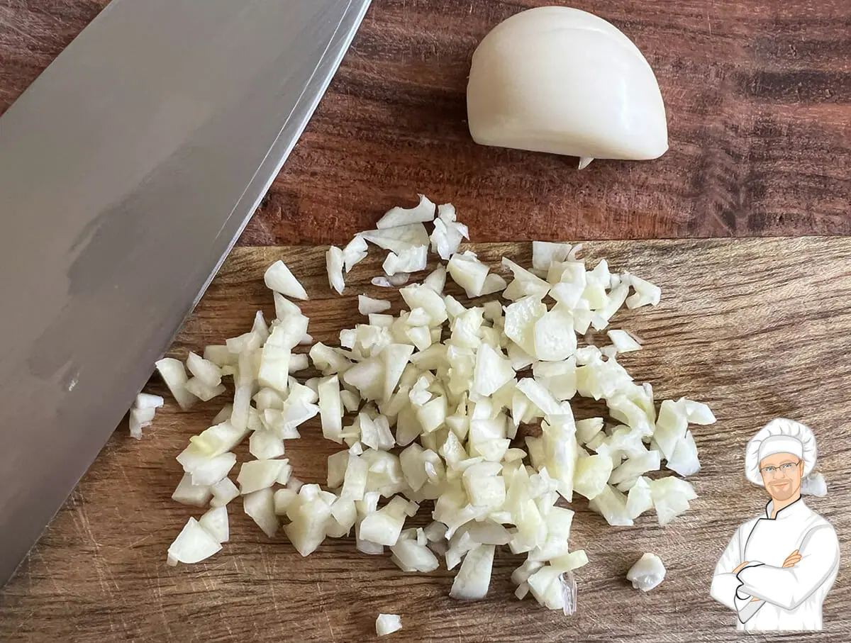 Perfectly minced fresh garlic