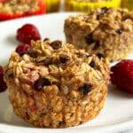 Recipe for baked oatmeal, banana, raspberry breakfast cups