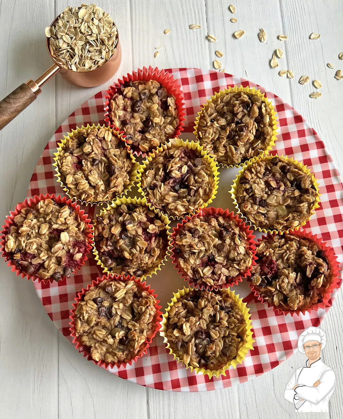 Baked oatmeal, banana, raspberry breakfast cups