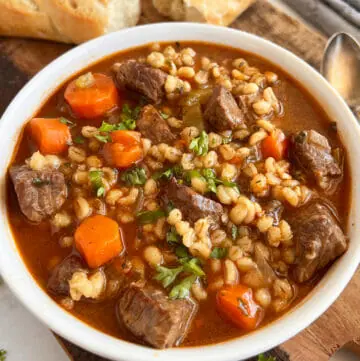 Delicious and easy recipe for Instant Pot beef barley soup.