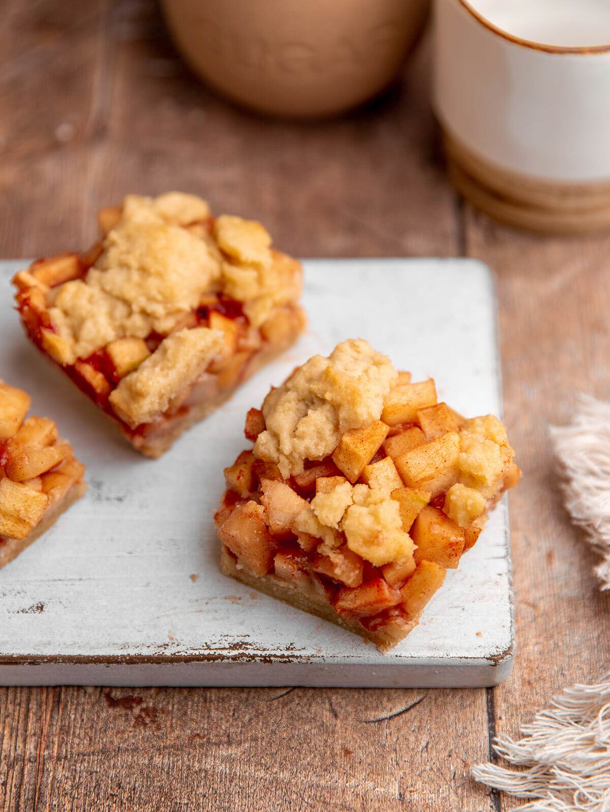 Apple pie bars