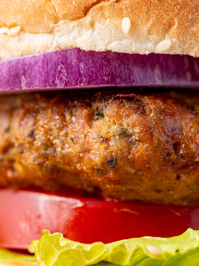 Simple and delicious air fryer turkey burger recipe