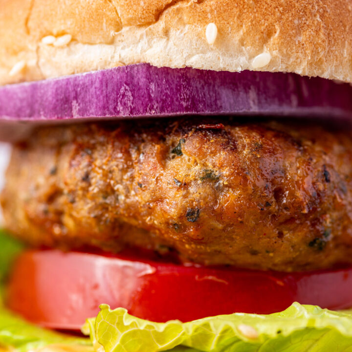 Simple and delicious air fryer turkey burger recipe