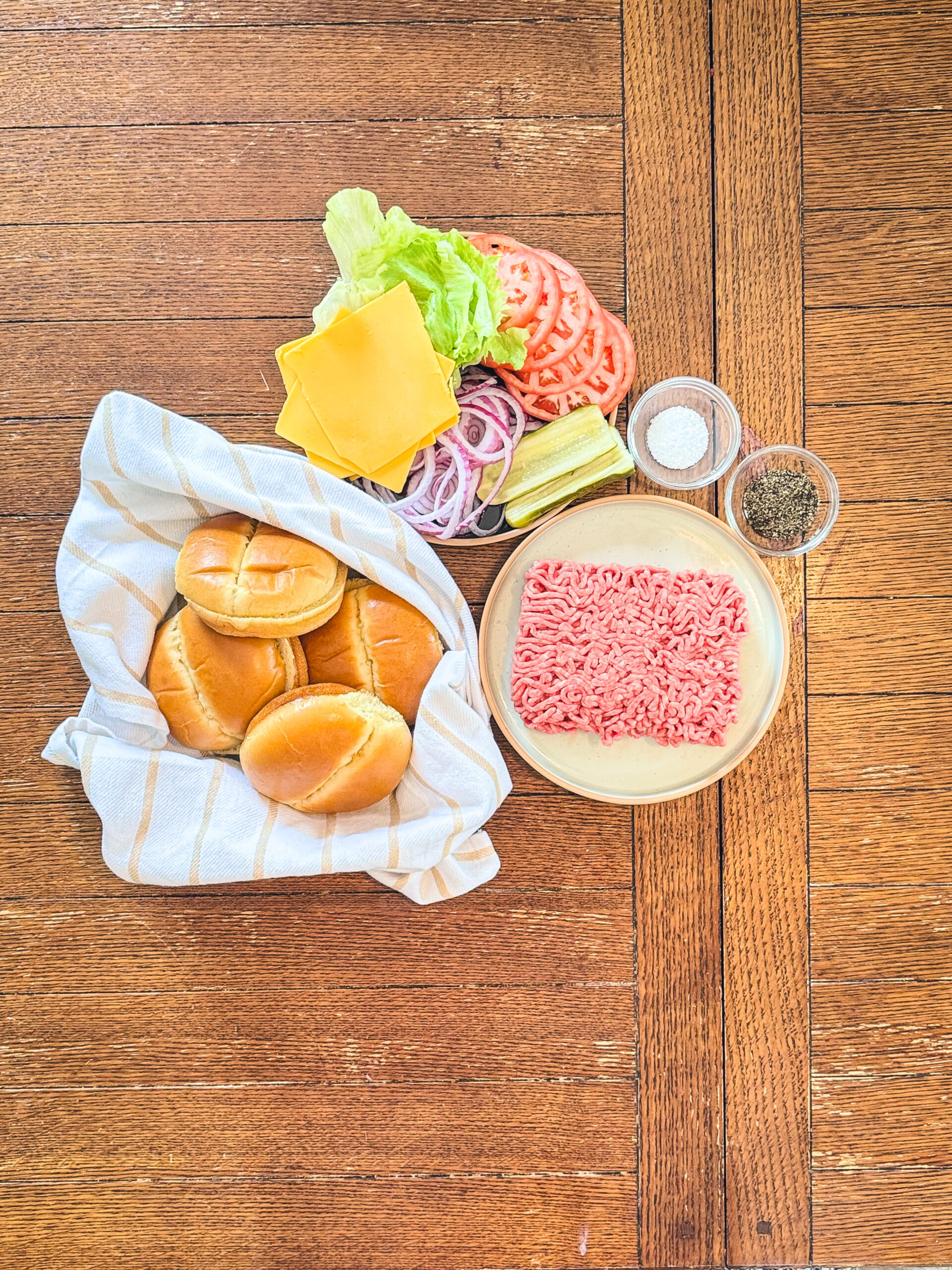 Ingredients for smash burger recipe.