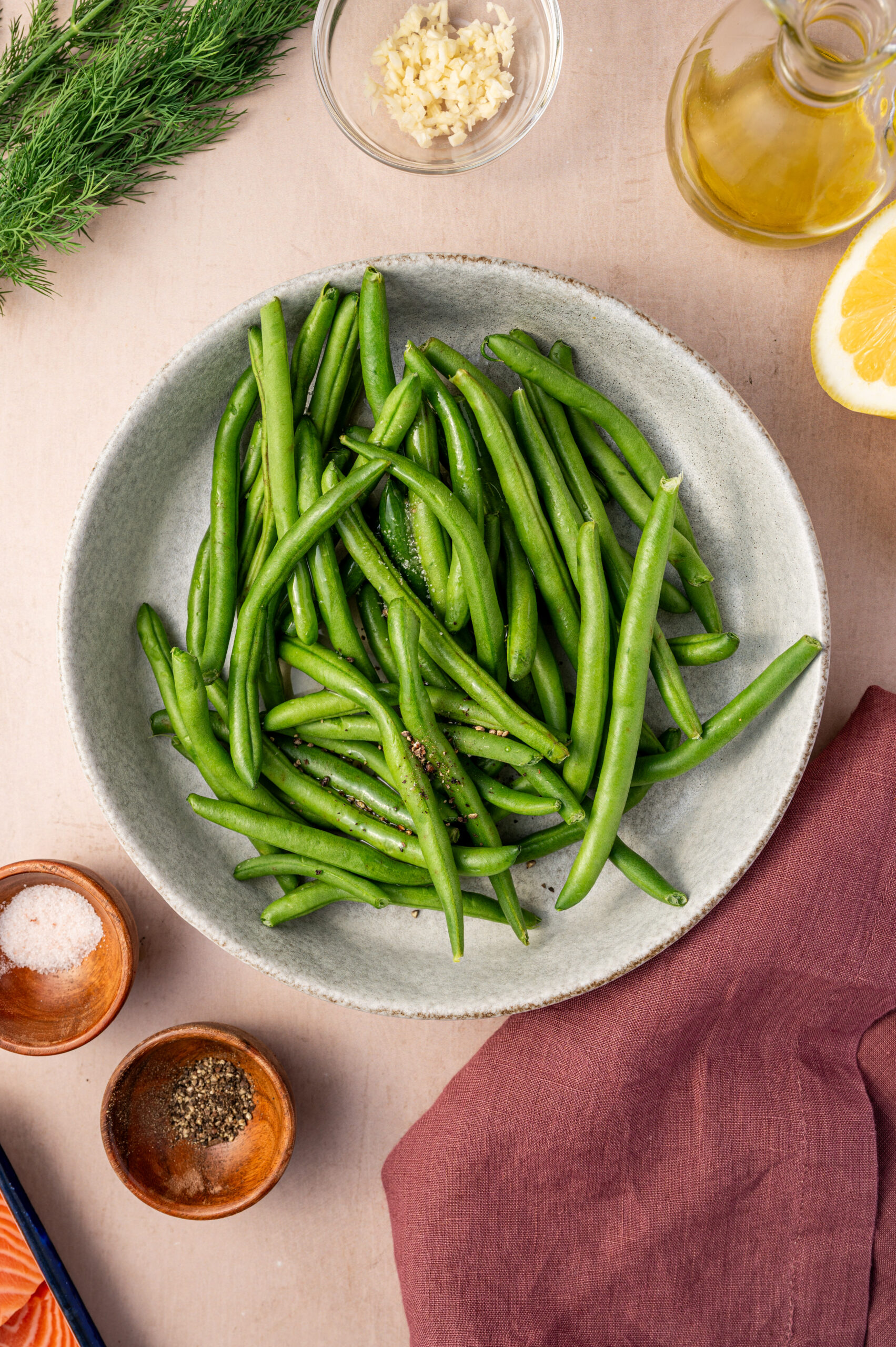 Fresh green beans in a bowl.