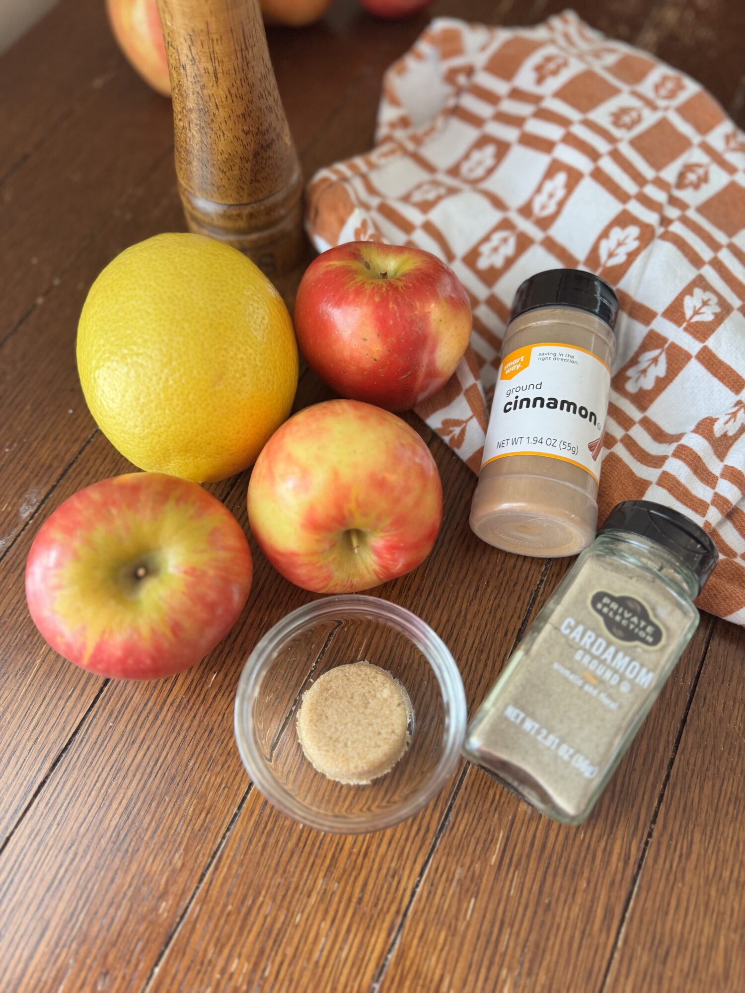 Ingredients for air fryer apple chips.