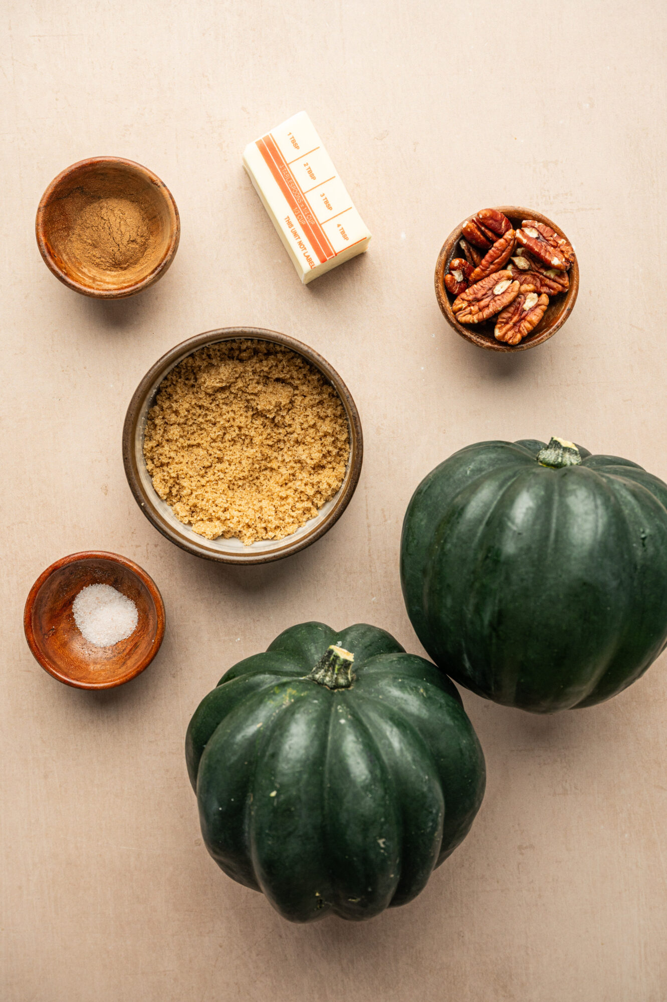 Ingredients for roasted acorn squash.