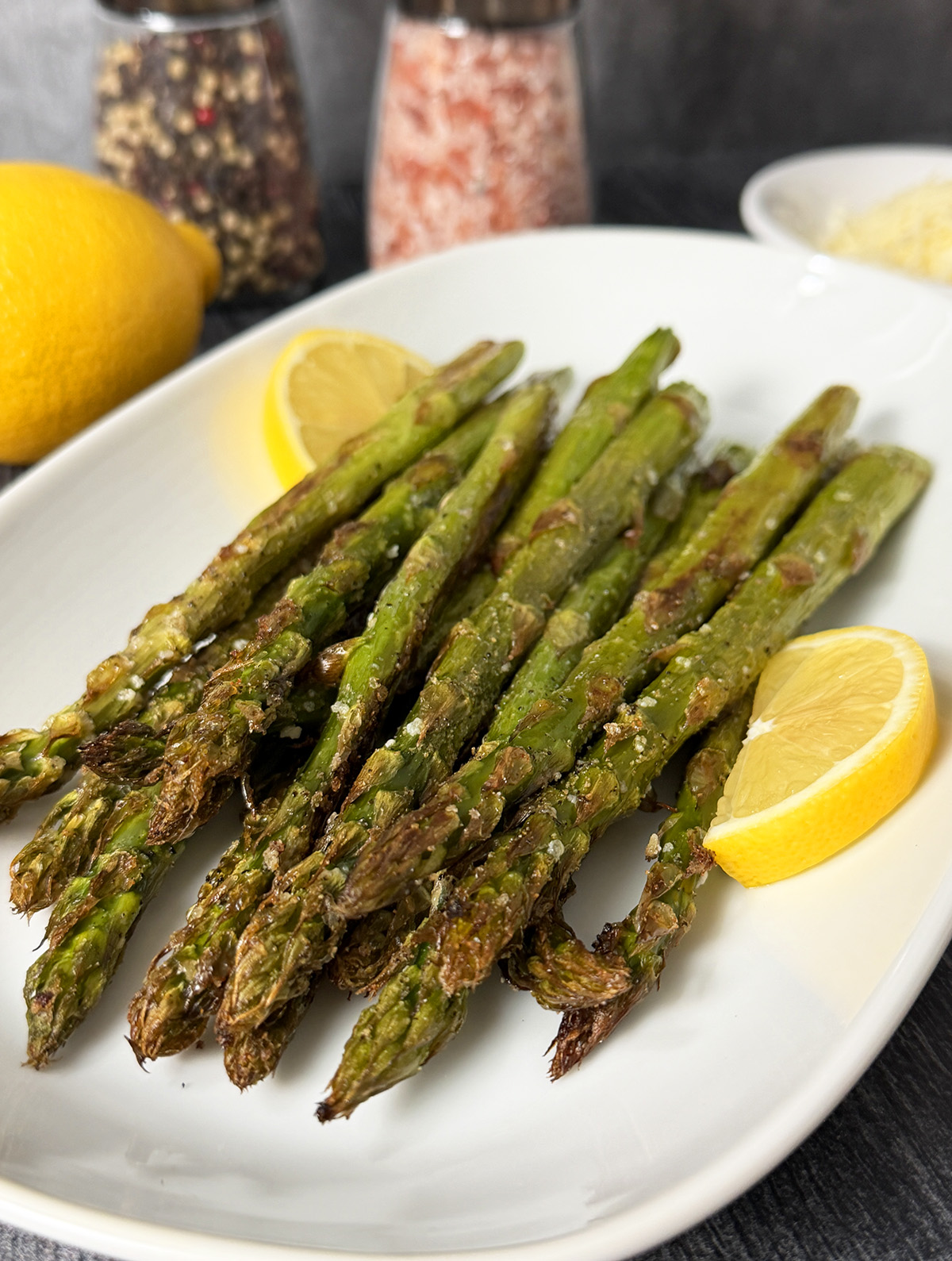 Perfectly oven roasted asparagus with simple seasoning.